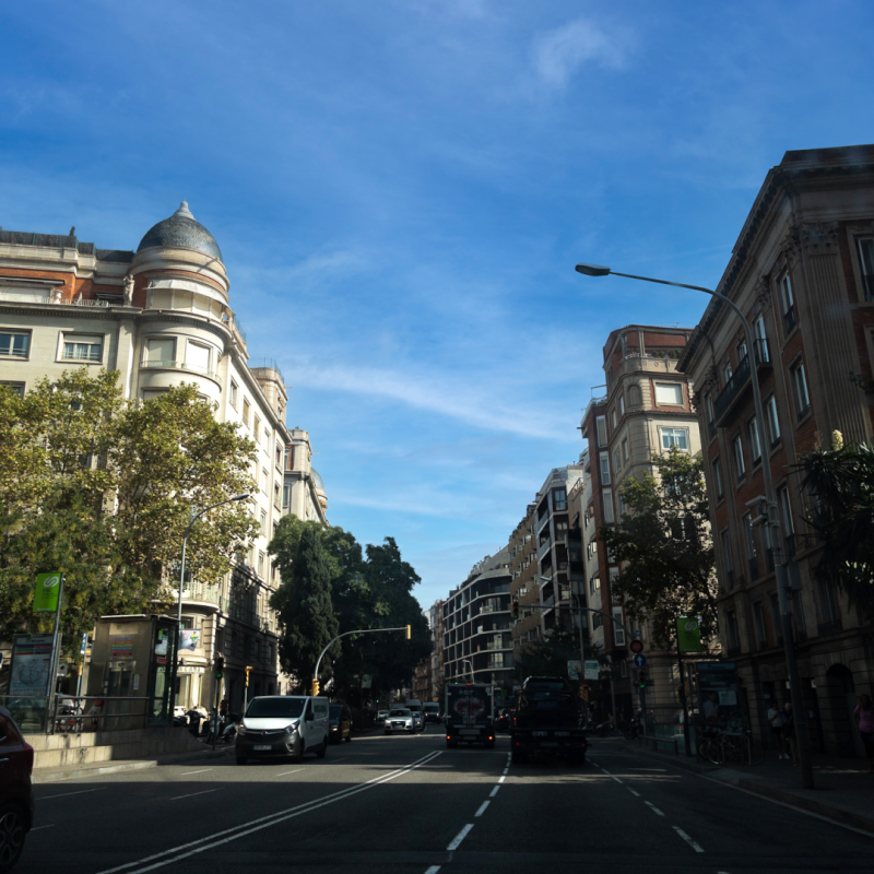 Compramostupiso.com en cualquier zona de Barcelona rápido o urgente